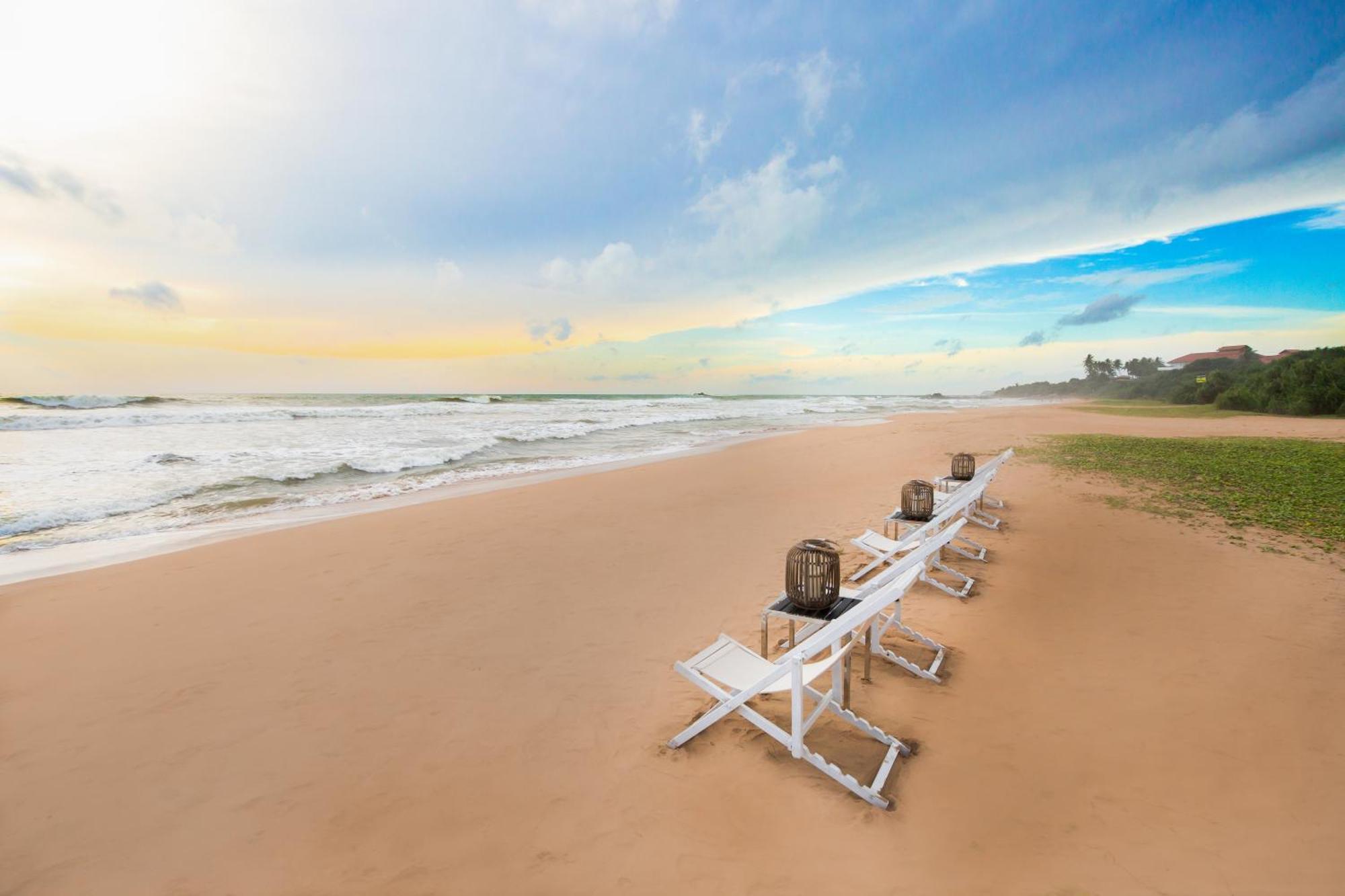 Nyne Hotels Rock Villa, Bentota Bagian luar foto