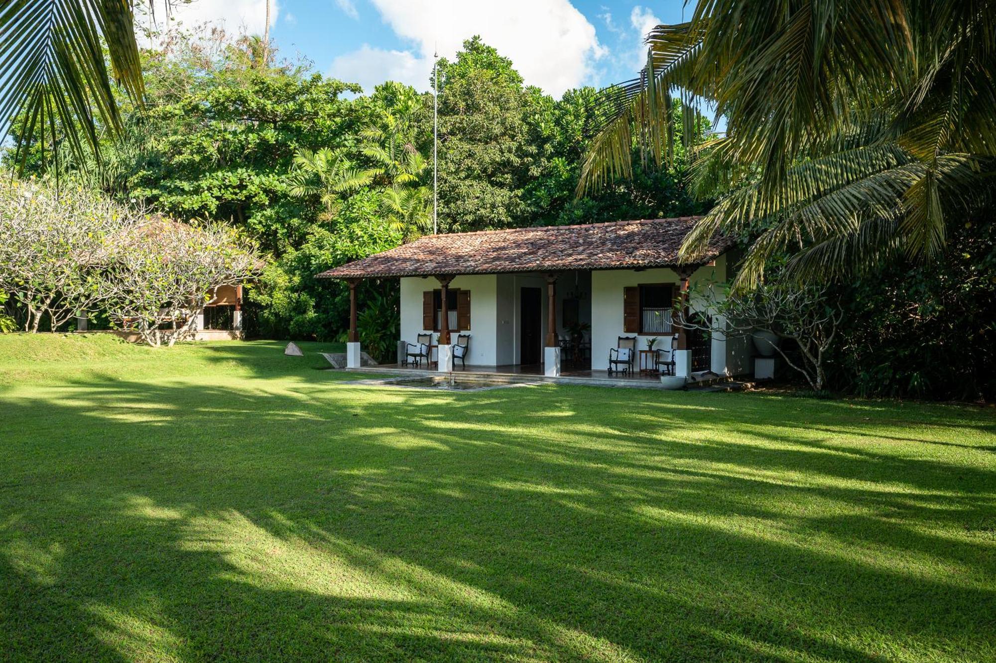 Nyne Hotels Rock Villa, Bentota Bagian luar foto