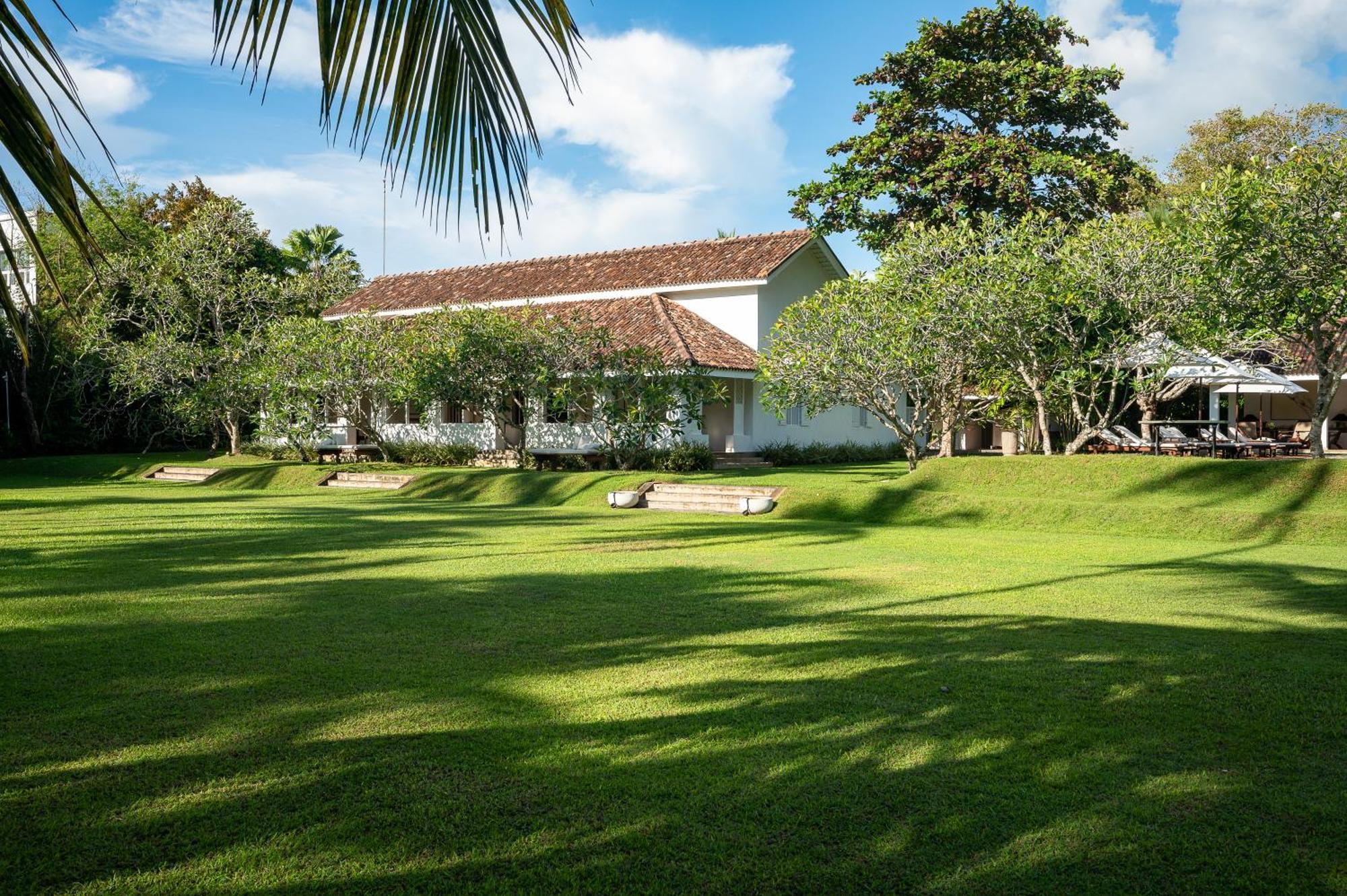 Nyne Hotels Rock Villa, Bentota Bagian luar foto