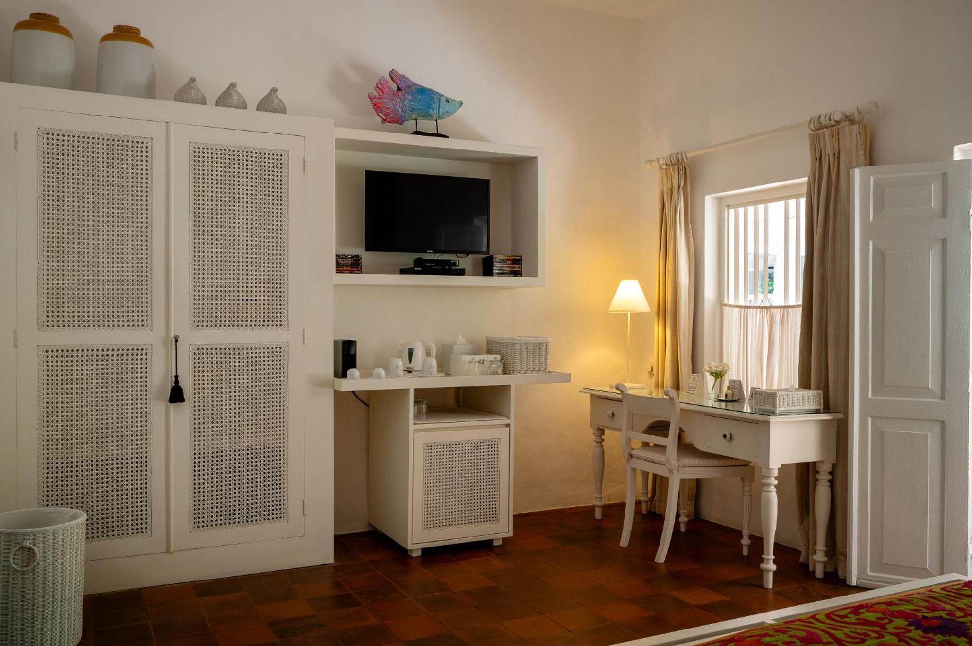 Nyne Hotels Rock Villa, Bentota Bagian luar foto