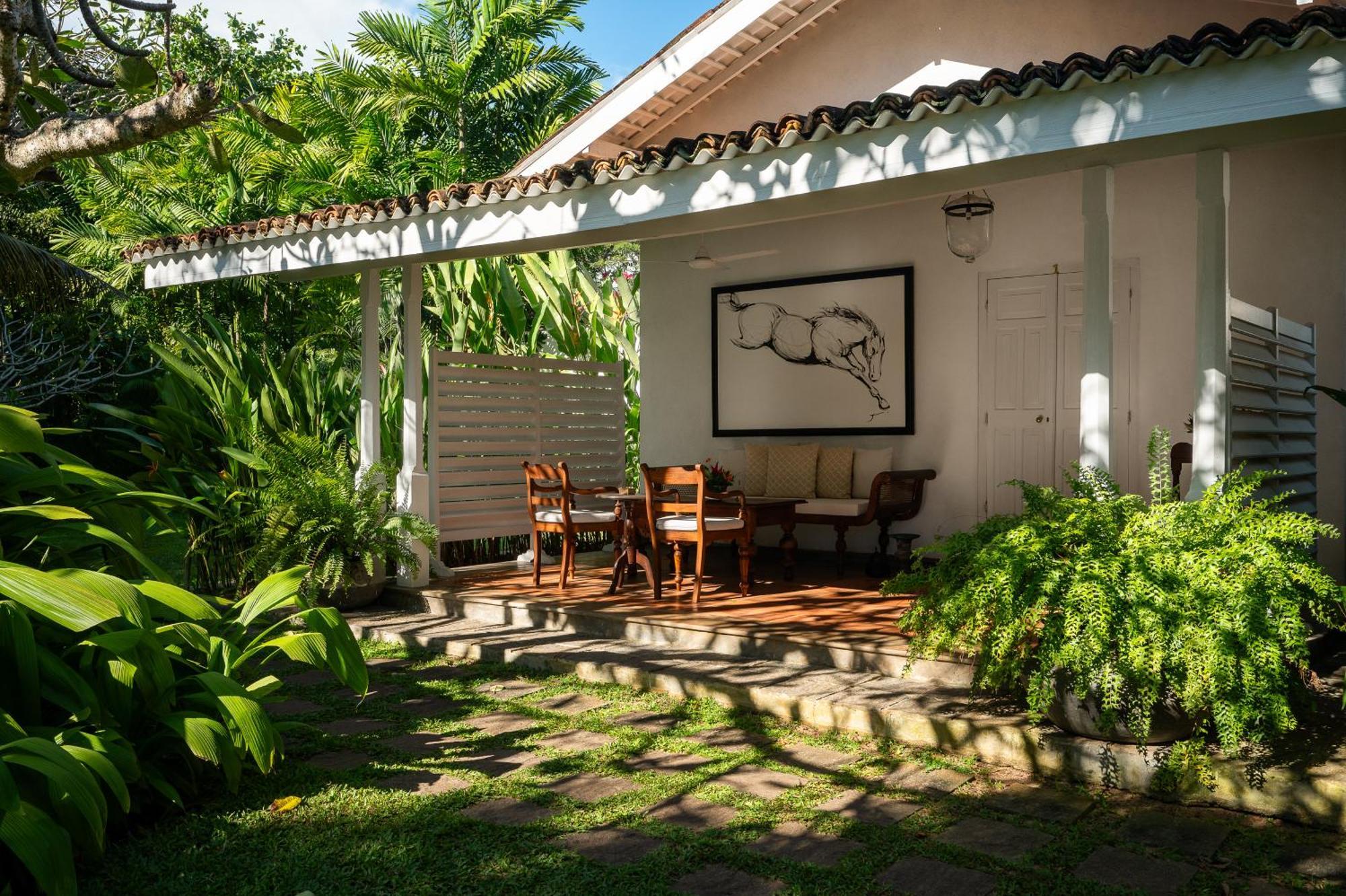 Nyne Hotels Rock Villa, Bentota Bagian luar foto