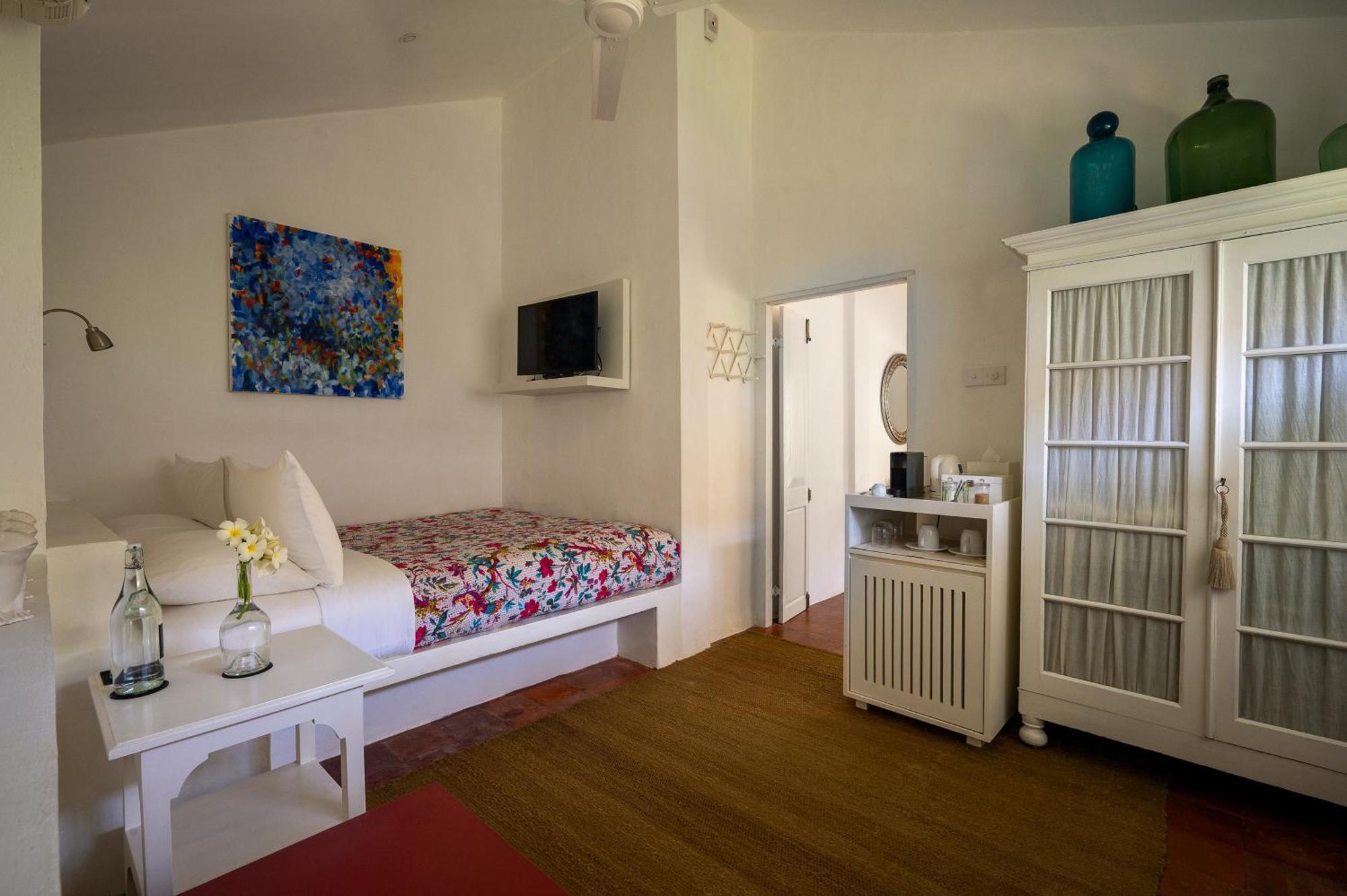 Nyne Hotels Rock Villa, Bentota Bagian luar foto